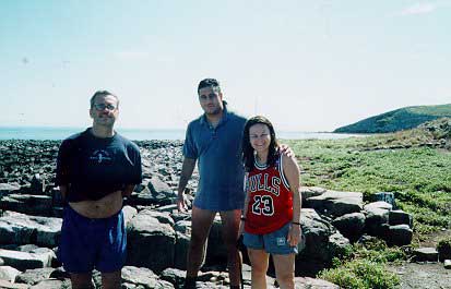 33kb - Beto, Jo�o e Elisa na Ilha Siriba